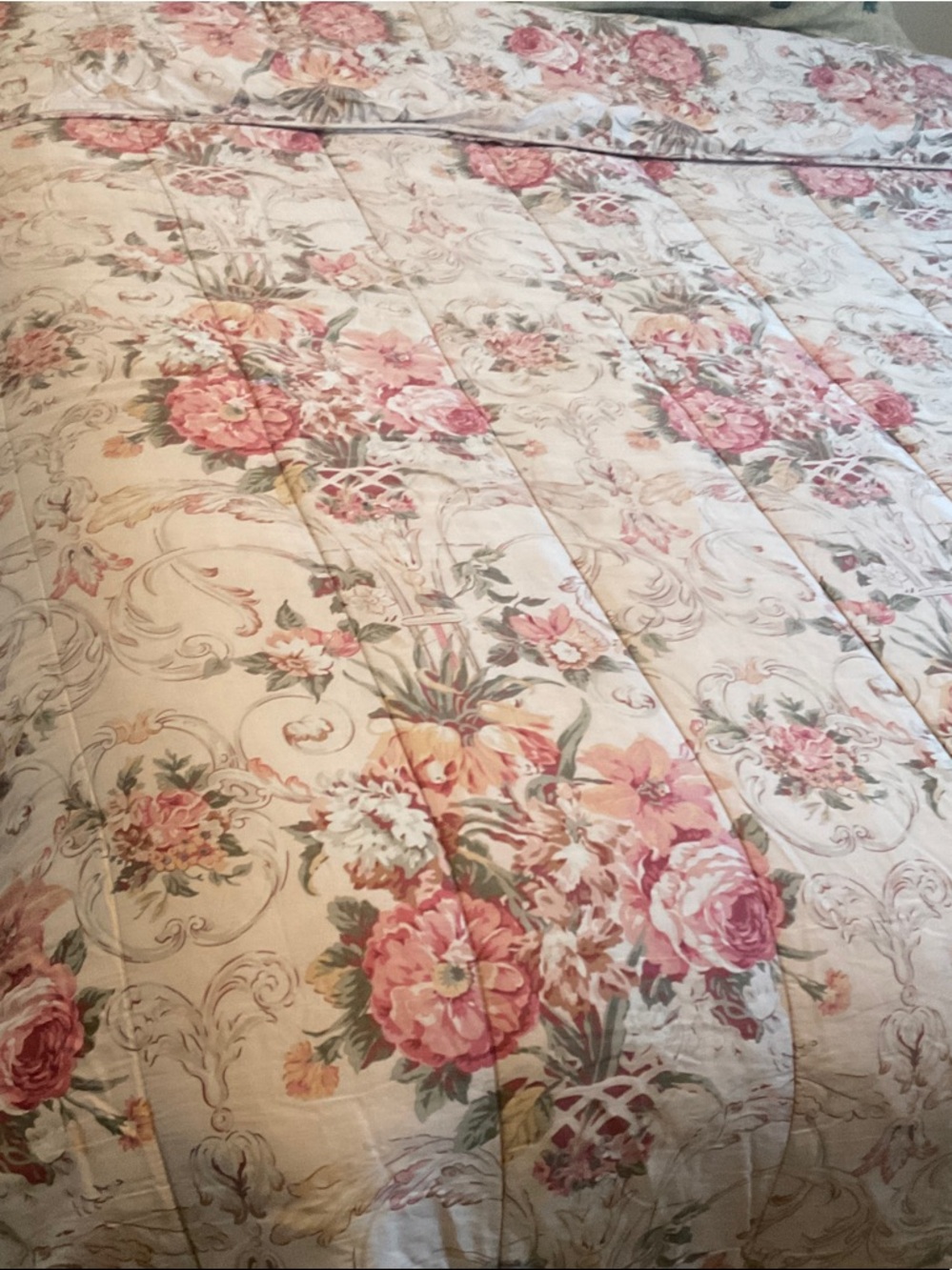 Ralph Lauren Pink and‎ Cream Floral Comforter + 1 Pillowcase (King)